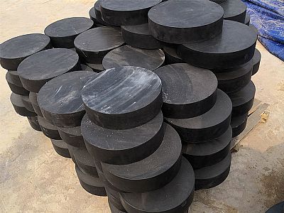 福海县板式橡胶支座由若干层橡胶片与薄钢板经加压硫化